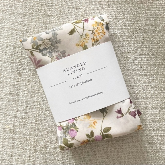 NWT Handmade Floral 18” x 18” Scarf L1044 - Picture 2 of 10